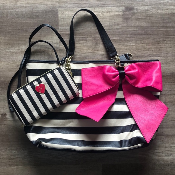 Betsey Johnson Handbags - Betsey Johnson tote bag with matching wallet